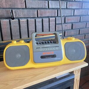 Vtg Sony Boombox Yellow Sports CFS-905 Mega Bass Radio Cassette 1990s Retro 海外 即決