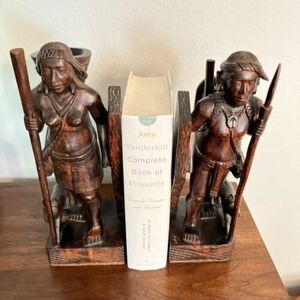Vintage Hand Carved Book Ends Of Man And A Woman - Beautiful Accent Pieces 海外 即決