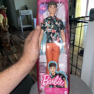 Barbie Ken Fashionistas Doll #184 Brunette Cropped Hair Floral Hawaiian Shirt 海外 即決