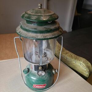 VINTAGE 1979 Coleman 8 Green Double Mantle Light Lantern Camping Outdoor 海外 即決
