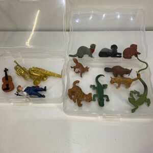 Safari LTD Lot Farmer Violin Cat Shrew Lizard Beaver Fox 13 Pieces Toy Figures 海外 即決