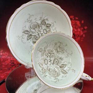 Paragon Vintage Double Warrant Soft Green Floral Bone China Teacup & Saucer UK 海外 即決