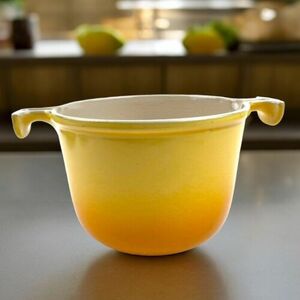 LE CREUSET Enzo Mari France La Mama Cast Iron Enameled Fondue Pot Yellow Ombre 海外 即決