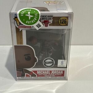 Funko Pop Michael Jordan Foot Locker Family Exclusive 126 Away Jersey - KE2 海外 即決