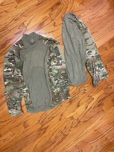 LOT-2 US Military Surplus Multicam Army Combat Shirts- Flame Resistant (Large) 海外 即決