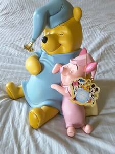 Walt Disney Sleeping Winnie the Pooh with Piglet Statue Collectors item RARE New 海外 即決