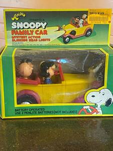 Vintage Aviva Snoopy " Family car" in its Original Box #2700 海外 即決