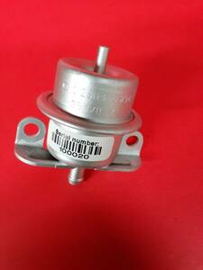 B2 VOLVO 240 740 760T 780T 940 Fuel Pressure regulator 3517064 / 0280160294 海外 即決