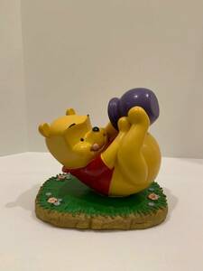 RARE DISNEY WINNIE THE POOH BEAR WITH HONEY POT STATUE 海外 即決