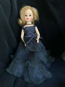 Madame Alexander 10" Cissette Doll bending knees and elbows TWO GEORGOUS DRESSES 海外 即決