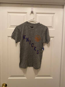 NWT New York Knicks Women's Knickerbockers NBA Throwback Grey T-Shirt Small 海外 即決