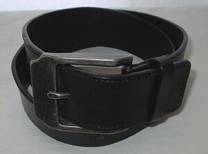 VG+ GREAT FRENCH CONNECTION BLACK LEATHER BELT - 28" MSRP $85.00 海外 即決