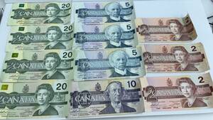 1228 Canada dollar bill 111 dollar minute 20 dollar 10 dollar 5 dollar 2 dollar 