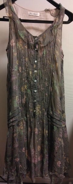 ノースリーブ ワンピース