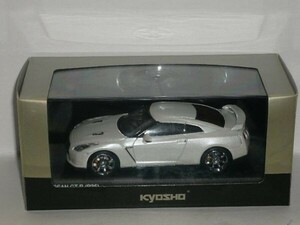 ☆1/43 京商 NISSAN GT-R (R35) 2008 パールホワイト