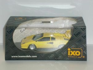 01/43 ixo LAMBORGHINI COUNTACH LP 500S yellow ( case damage )