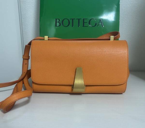 新品・未使用【BOTTEGA VENETA】BV ANGL ショルダーバッグ