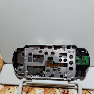 *. Junk SONY PSP-1000 низ кейс (UMD) K-847