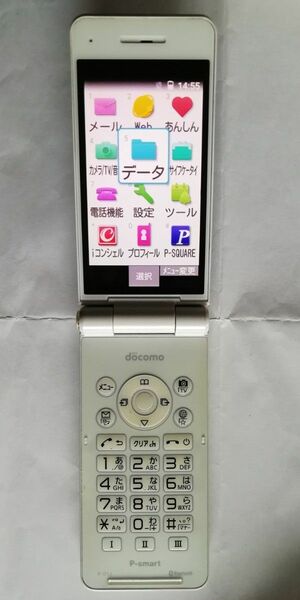 4713【中古やや美品SIMフリーpovo可】ドコモ4GガラホP-01Jホワイト