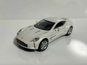 1/64 京商 アストンマーチン ONE-77 ホワイト ミニカー 1:64 kyosho イギリス 英国車 ルース スーパーカー トミカ ホットウィール 