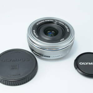 ★新品級★数回使用のみ OLYMPUS オリンパス M.ZUIKO 14-42mm F3.5-5.6 EZ パンケーキ レンズ シルバー 動作確認済みの画像8