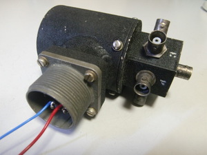 ロータリ式の同軸スイッチ　BNC接栓、1回路6接点 (2)