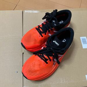 ランニングシューズ asics アシックス メタスピードスカイ サンライズレッド サイズ：25.5cm