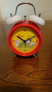  Snoopy aim . clock 