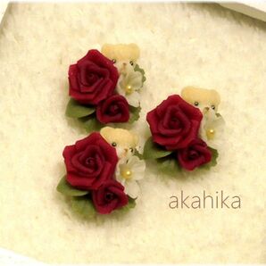 akahika*樹脂粘土花パーツ*ちびくまブーケ・赤薔薇・レッドの画像1