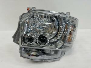 6m9 【新車外し】 ハイエース 200 7型 ダークプライム 純正 LED ヘッドライト 左 KOITO 26-137 刻印『A3』 コンピューター 付き