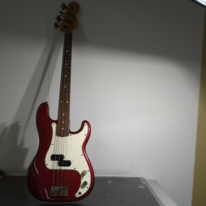 OS018. pattern number : Fender.0423.PRECISION BASS. electric bass. scratch equipped. Junk 