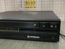 3-▲ジャンク 通電のみOK 現状品 トレイ開閉しません HITACHI 日立 VIP-12 レーザービジョンプレーヤー リモコン欠 裏のクッション欠_画像3