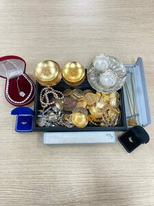 ＃12419A【現状保管品】メッキ製品 メッキアクセサリー おまとめ 約2.3ｋｇ 金色 銀色 刻印あり等 パール 真珠 色石 レディース メンズ 