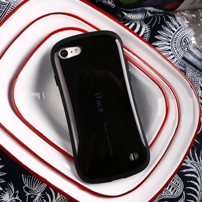 送料無料　黒 箱付き iFace iPhone7/8/se/se2用 ケース First Class ハードケース 愛用のiphoneを守る 耐衝撃