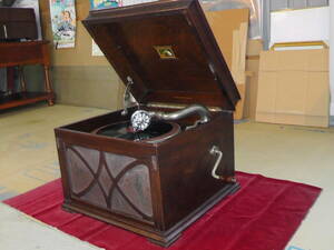 *( museum )*HMV130 type gramophone..*( operation goods )*( cheap price start selling out..)*