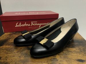 ■Salvatore Ferragamo サルヴァトーレ フェラガモ パンプス レザー ブラック ヴァラ Vara サイズ 6C