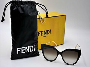 フェンディ　FENDI　サングラス　FE40011U