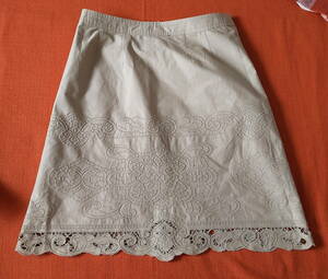 送料185円/匿名230円　大きいサイズ11　スタイルラヴィー Style Ravieお花刺繍　裾スカラップ　スカート