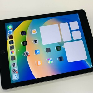 ★送料無料★良品★au★A1954iPad (第 6 世代) Wi-Fi + Cellular 32GB★グレイ★1526006592★SYS★05/03の画像1