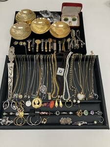  accessory summarize necklace earrings brooch ring silver ring earrings bracele 