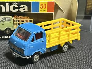 * at that time black box made in Japan Tomica No.50 TOYOTA HIACE FARM TRUCK Toyota Hiace ranch truck cow less old car MADE IN JAPAN