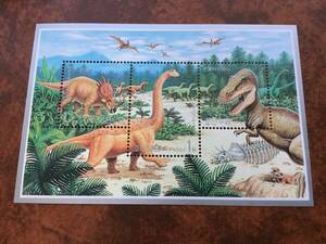 未使用　北朝鮮切手　恐竜　中世代の動物達　3種小型シート