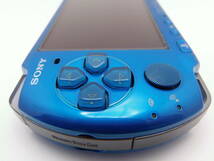 PSP-3000　ブルー　綺麗な美品　液晶画面は、ほぼキズ無し、ヤケ無し　バッテリー2個付き　動作確認済　全13点セット　 送料520円_画像5