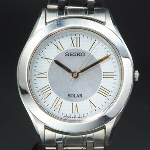 SEIKO セイコー SS ソーラー V181-0A10 シェル文字盤 シルバーカラー ローマンダイアル 3針 USED品 稼働品 メンズ 腕時計 「23095」の画像3