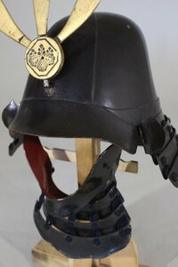 ^v. shape helmet half . front . Edo iron, front .: tree, black lacquer paint helmet :32×30×26cm half .:18×15×8.5cm 2.11kg armour / armour / armor ^v