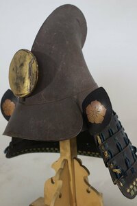 ^v. hat shape helmet Edo iron, rust paint, black lacquer 33×37×43cm 2.4kg armour / armour / armor ^v