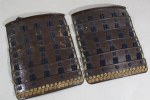 ▲▽六段板袖　江戸　鉄、錆塗　26.5×21.5ｃｍ　740ｇ　武具/甲冑▲▽