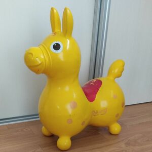 ロディ RODY 乗用玩具 Rody おもちゃ 乗り物 赤 黄色 レッド イタリア製 空気入れ無し