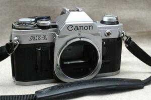 Canon キャノン 昔の高級一眼レフカメラ AE-1（銀）ボディ 作動品 （鳴き無し）（腐食無し）