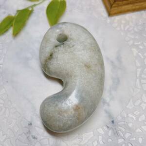 【E9490】超特大勾玉＊翡翠＊ペンダント　Magatama Jade Pendant